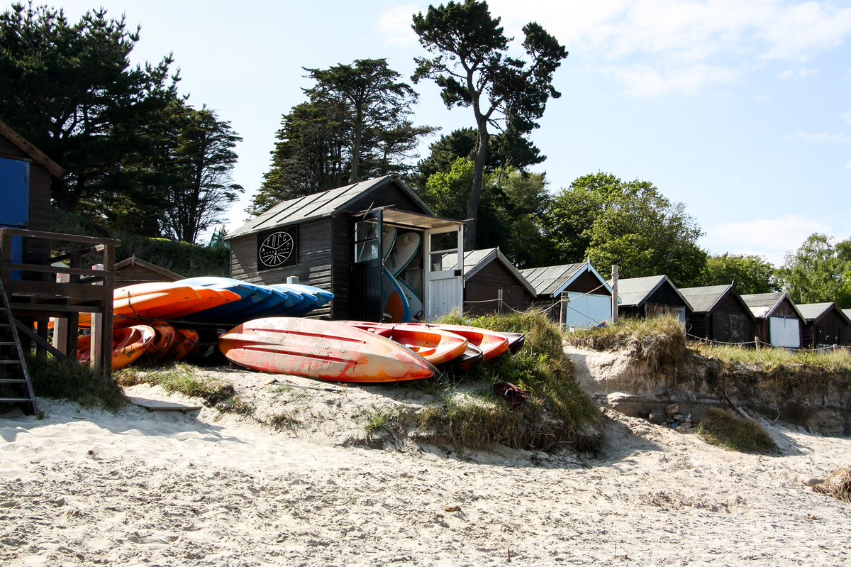 Want to call this your office this summer? We are still looking for 1 more part time beach assistant to work at our base on studland beach this year 🏖 🛶 ☀️ foreadventure.co.uk/careers-bcukay… #Dorset #jobsearch #hiring <a href="/OandA_Dorset/">Out & About Dorset</a> <a href="/Dorset_Hour/">#Dorsethour</a> <a href="/SwanageSchool/">The Swanage School</a> <a href="/SwanageTIC/">Swanage Information Centre</a> <a href="/WeLoveSwanage/">We Love Swanage</a>