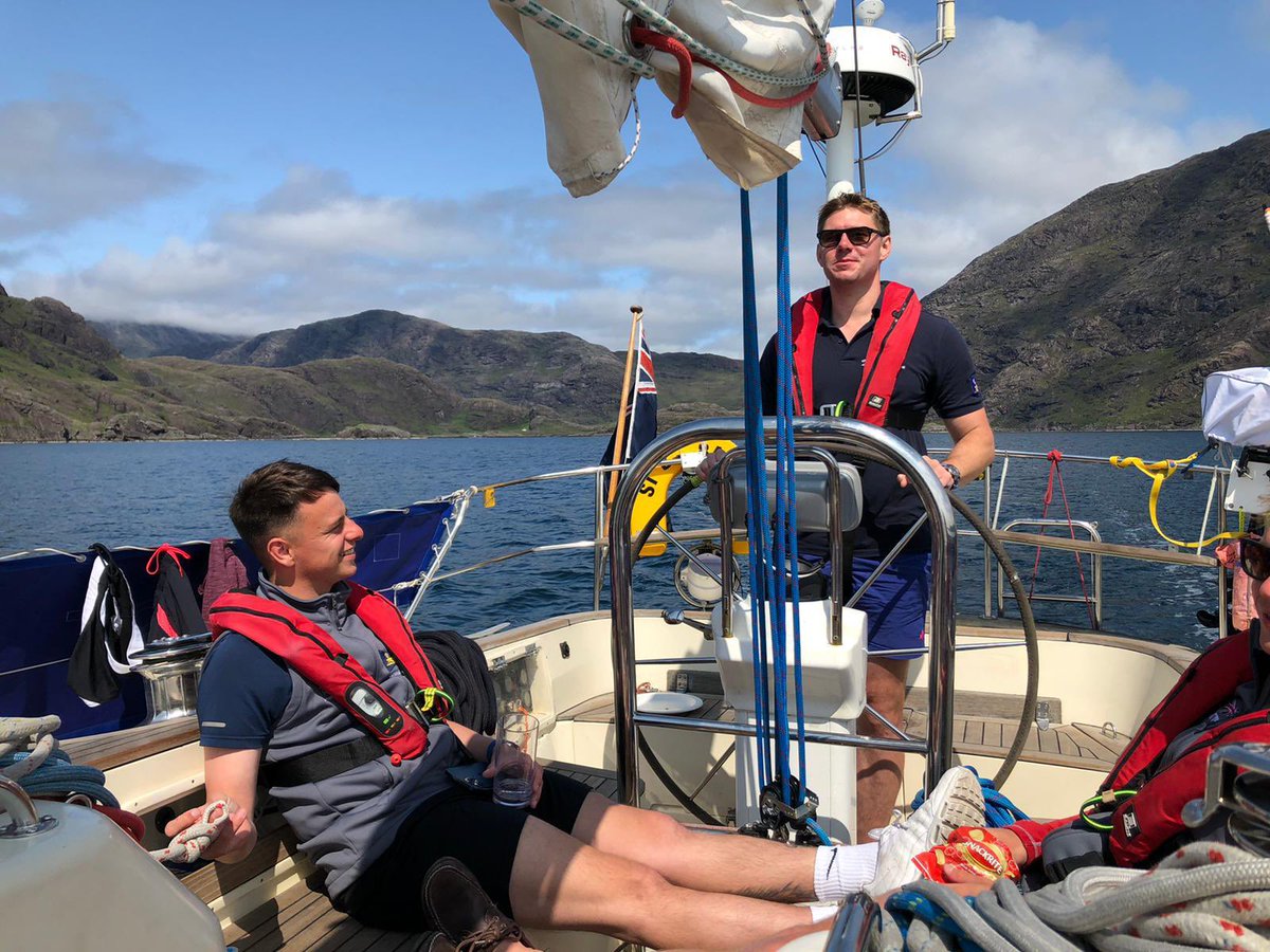 GunnerSailing tweet media
