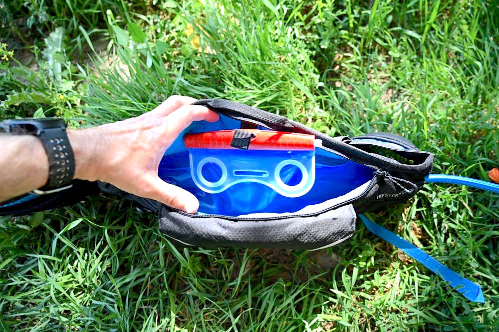 People_Abroad's tweet photo. ᵂᴱᴿᴮᵁᴺᴳ Der Source Outdoor Hipster Ultra 5L MTB-Trinkgürtel mit 1,5L Widepac Trinksystem im Test, neu im Blog: https://t.co/0I5KM1yw0h #sourceoutdoor #sourcehydration #outdoor #mtb https://t.co/wtPNJjk0h7