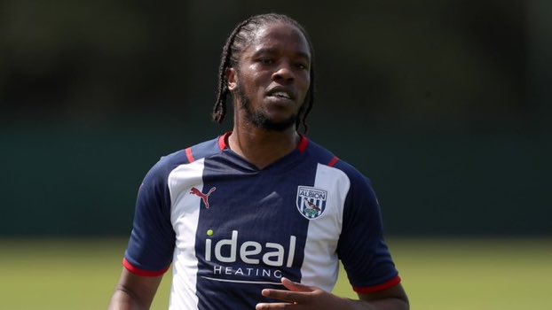 Romaine back out on the pitch ⚽️🙌

@RomaineSawyers | #WBA