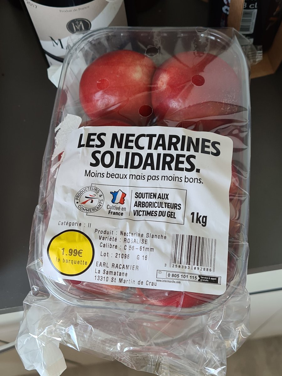 SamuelCollin2's tweet photo. Après les abricots , les nectarines solidaires #intermache, et elles sont bonnes 😋 #soutiensdenosagriculteurs https://t.co/cGFk6d8gaN
