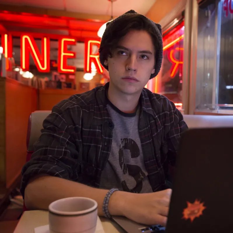 HAPPY BIRTHDAY JUGHEAD/COLE SPROUSE!!!! 