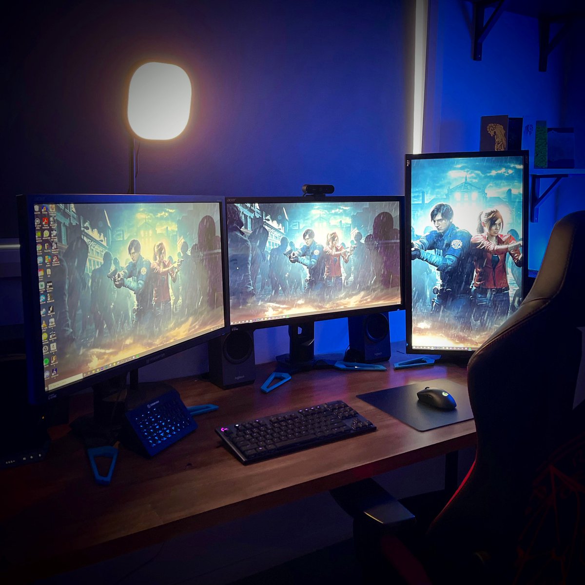 LogitechG_ANZ's tweet photo. We're taking notes of @DanAllenGaming's 🔥 setup, from the sick Resident Evil 2 wallpapers to the sleek #G915TKL Keyboard and #ProWireless Mouse combo. 😎

Complete your setup with the #G915TKL: https://t.co/L4L5jURc12 https://t.co/dNz3QODKS4