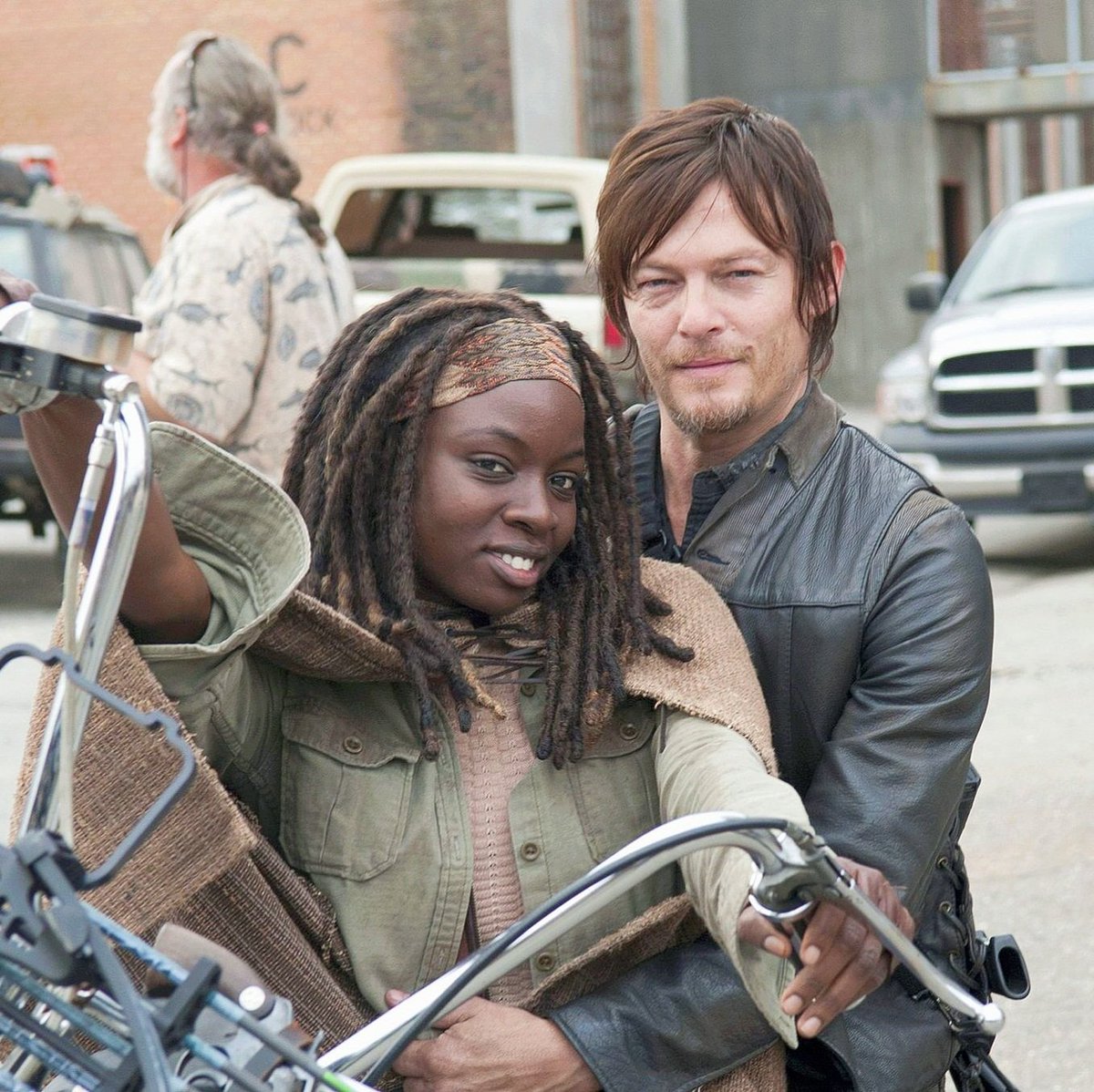 artsgrimes's tweet image. norman reedus and danai gurira 🥺