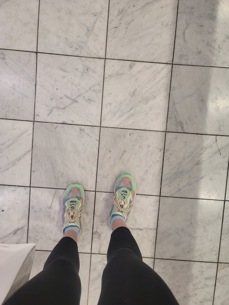 Soxy4428's tweet photo. I got a compliment on my shoes today, what do you think? 😉 https://t.co/uLJNbVTWyr 💋 #Shoes #Feet #SmellyFeet #SmellyShoes #SmellySocks #SocksForSale #SellingContent #OnlyFansFeet #Sneakers #BuyMySocks #Selling #Fabletics https://t.co/IvaordQy0G