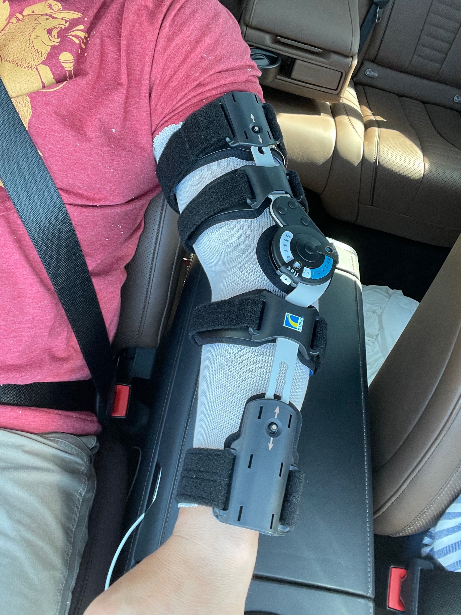bert kreischer on Twitter "Does anyone know what type of arm brace