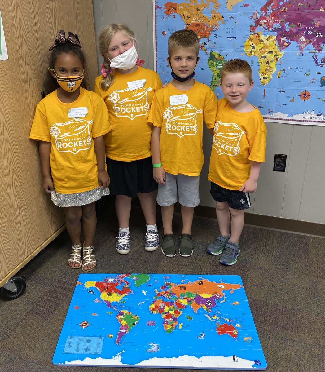 We play to learn in Global Studies🌎 at Hoosier Road Elementary <a href="/HRErockets/">Hoosier Road Elem</a>🚀<a href="/MrsWashburnHRE/">Wendi Washburn</a> #WorldMap #AnimalsAroundTheWorld