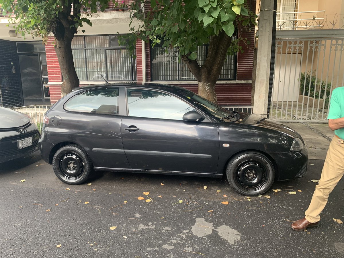 mimeag's tweet photo. Hola: vendo a mi compañero Sancho. Precio negociable. Interesados por MD @AlamosCDMX @LaNapolesCdMx @En_laDelValle @La_Portales @LaRomaDF @ColoniasCondesa Valle de México https://t.co/cXBn5jZ0iE