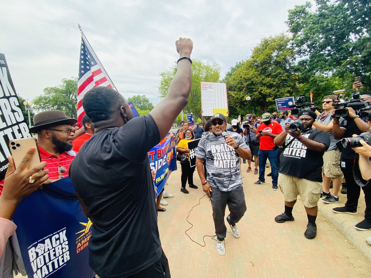 MarkusforDC's tweet photo. It’s time for President Biden to pick a side: Either our right to vote or the filibuster. We can’t have both.

Honored to be in the presence of @RevJJackson &amp; fellow freedom fighters to demand @POTUS stand with us to #EndTheFilibuster and pass the #ForThePeopleAct. #RecessCanWait https://t.co/xmZFP3bWGt