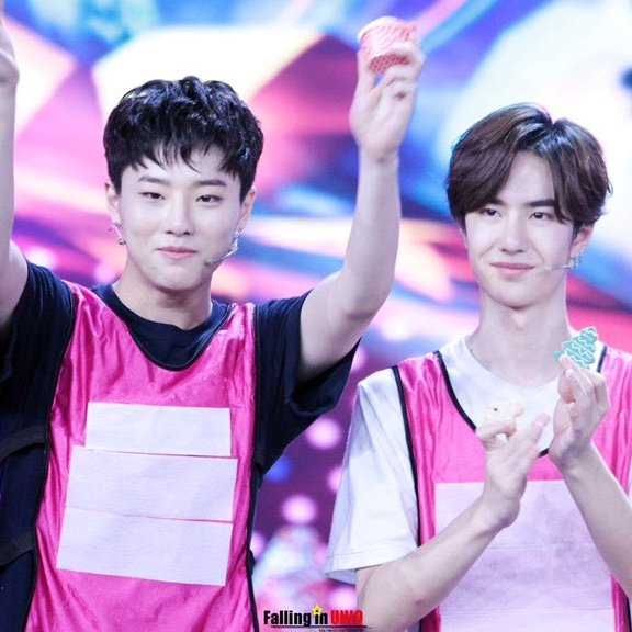 UNIQ_ARCHIVE's tweet photo. ���🎉
#AllRounderLeosDay
#멋있는사자즈_승연이보_생축
#HAPPY_WOODZ_DAY
#HAPPY_YIBO_DAY https://t.co/PtWC4de80R