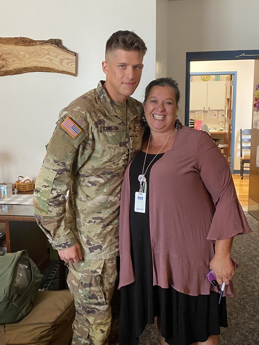 Pvt. Johnston just arrived home from combat medical training.  He surprised his mom, Jennifer Johnston at school today.  #ecstaticmom <a href="/KCS_Lincoln/">Lincoln Elementary</a> @KCS_District
