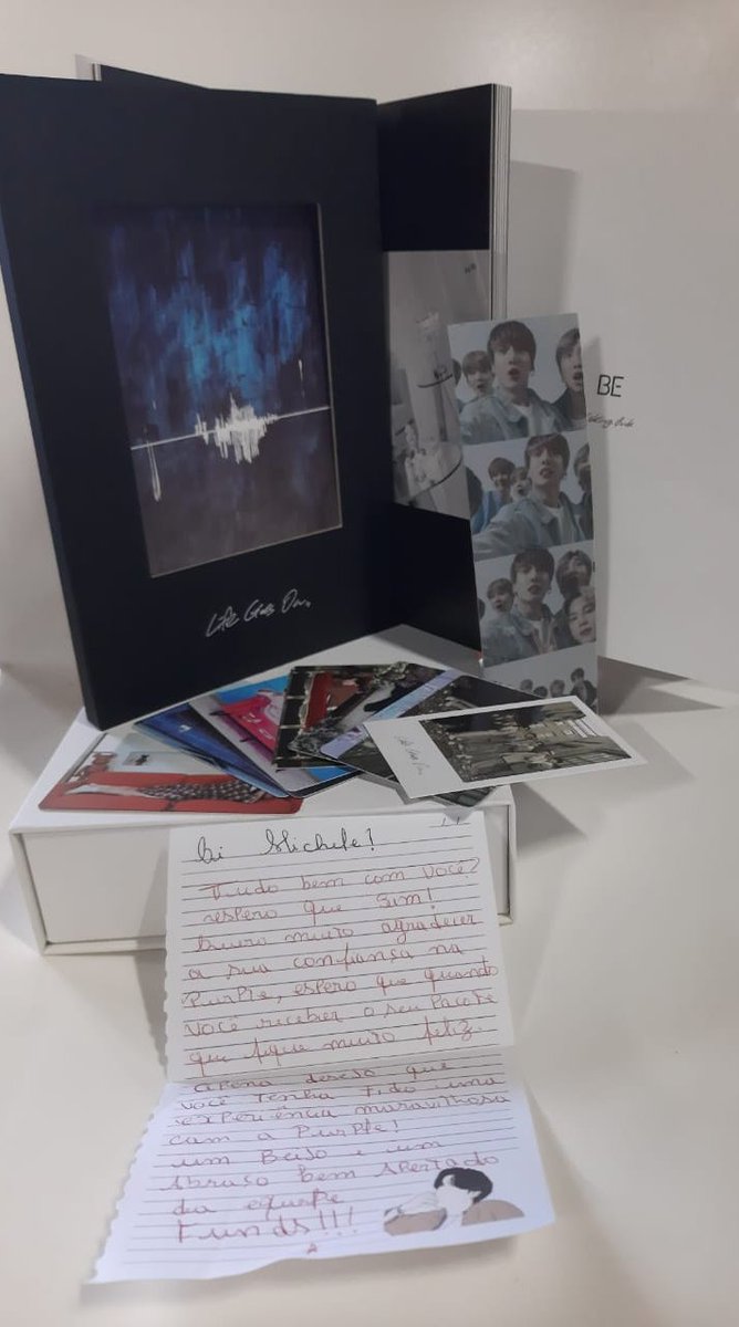 dainabothe's tweet image. Chegou meu BE Delux que ganhei na rifa da @FundPurpleDream sério elas são demais 😭😭💜

Agradeço todo o carinho desde o início! Nunca achei que iria ganhar, na verdade foi a primeira vez.

Essa rifa foi para ajudar o trabalho maravilhoso da @ARMY_HTP  💜💜