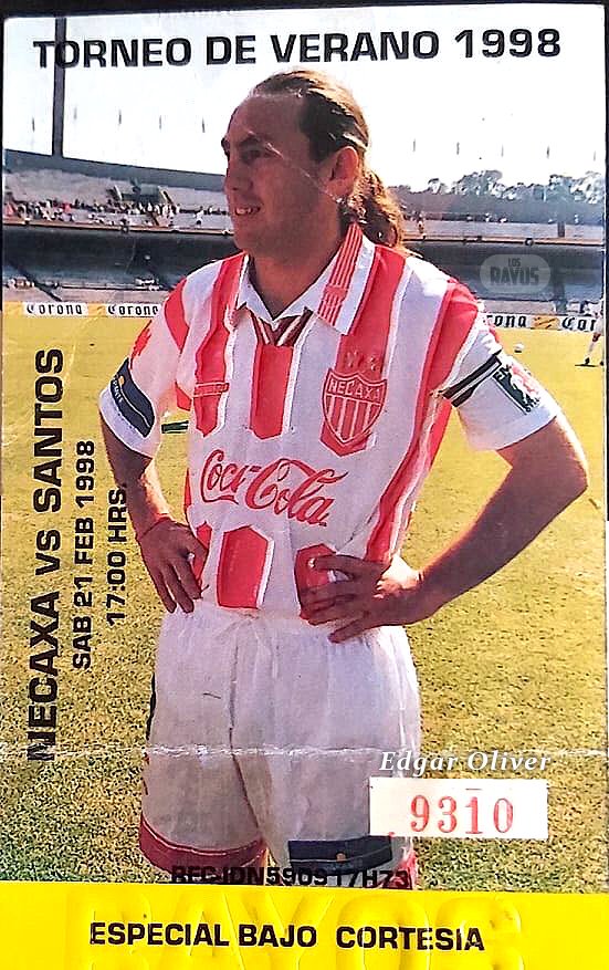LOSRAYOSN's tweet photo. Boleto Torneo de Verano 1998.
Muestra imágen de Alex Aguinaga en el estadio Olímpico Universitario con un jersey de extraña hechura.

De #EdgarOliver. https://t.co/RjpbwI62C6