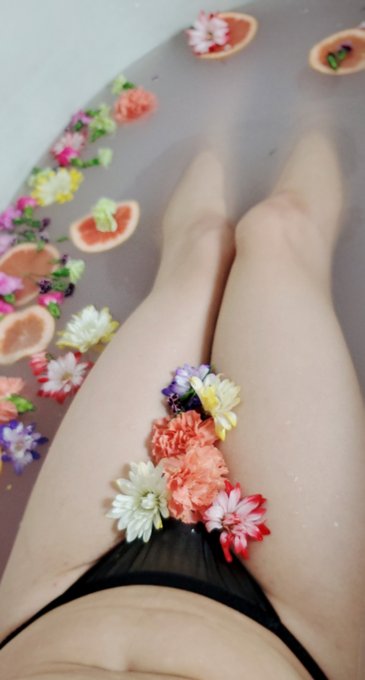 2 pic. I really enjoy soaking in all the flower essences in a casual, all natural artsy bath! Now I really