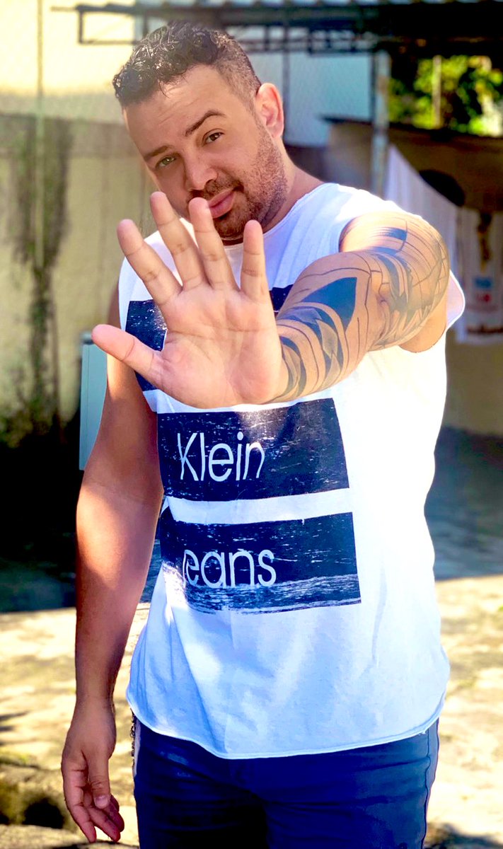 lamatinaoficial's tweet photo. Chega um momento que você precisa parar e refletir sobre tudo!!🙌🏽🍀
.
.
#goodvibes #goodtime #peaceandlove #rj #carioca #barbudo #jeitomoleke #instagood #instagram #cariocagem #instagay #instalike #follow4follow #followforfollow #marrento #cariocando #life #relax #sussa #rj #tbt https://t.co/18z8MERWsT