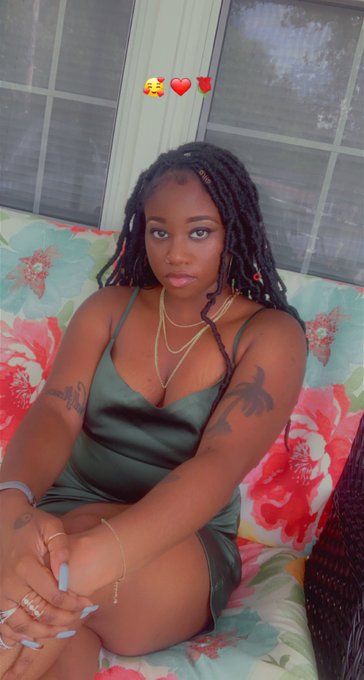 I look so fat and tf good today ! 💚🐲 https://t.co/129I8Eo5Lc<a href="/tag/charlotte"class="tags"><span>#charlotte</span></a><a href="/tag/dontmattertour"class="tags"><span>#dontmattertour</span></a>