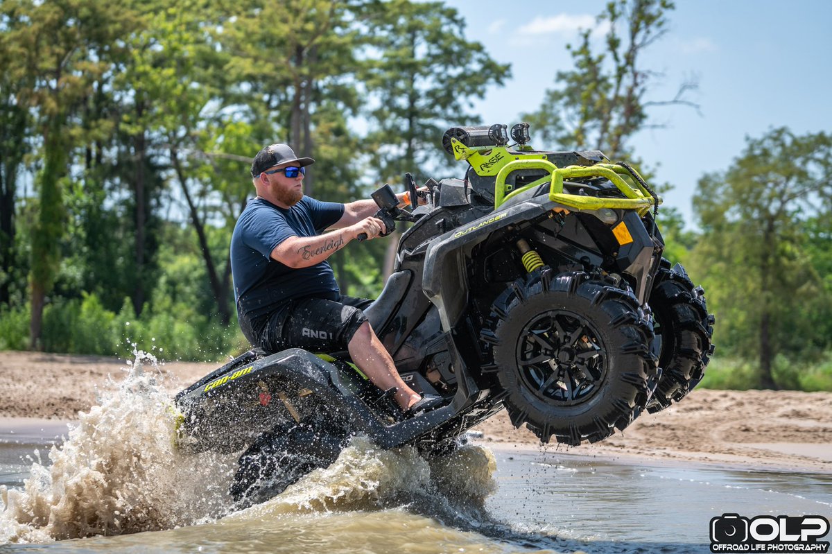 OffroadLifePics's tweet photo. Water Wheelie Wednesday😜🤘 https://t.co/M6DeLz2hJ9
