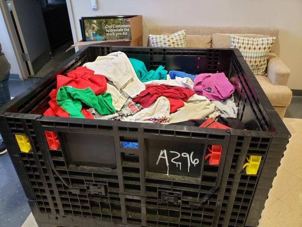 GeorgiaPower's tweet image. Columbus Citizens of Georgia Power and the Columbus Ambassador Chapters collaborated to recycle old company logo-ed items for future re-use. Re:loom, a nonprofit program, took the items to create homemade goods for sale. #WeHelpBecauseItsHome