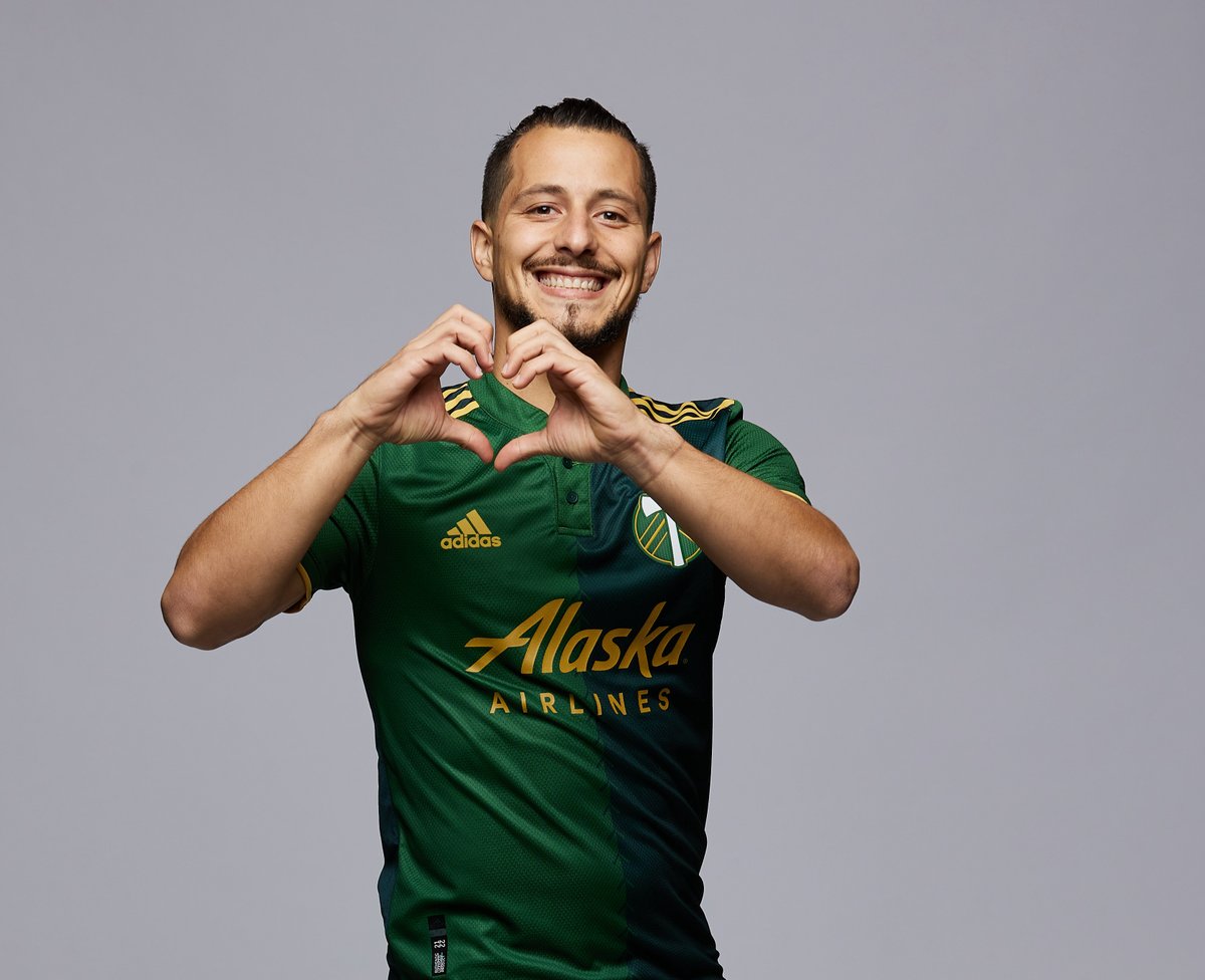 TimbersFC's tweet image. 💚💛

RT this post for a chance to win a green Timbers kit, courtesy @AlaskaAir. #RCTID