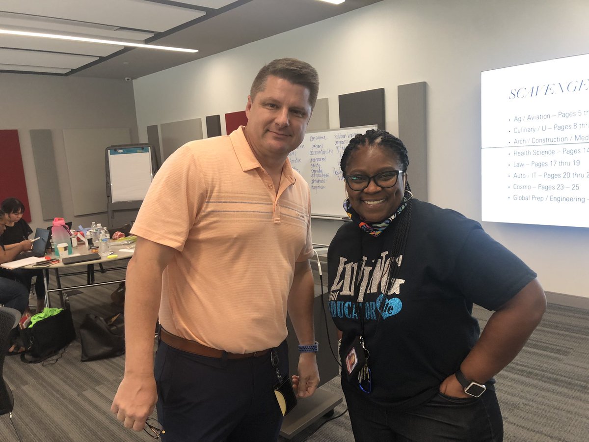 JavaunPrice's tweet photo. The BRJ CTE Faculty Family is already embracing during day one campus PD #actlikeafamily #worklikeateam #CISD #BRJ @BRJCTE @hjwarfield https://t.co/XxsEizu1qF