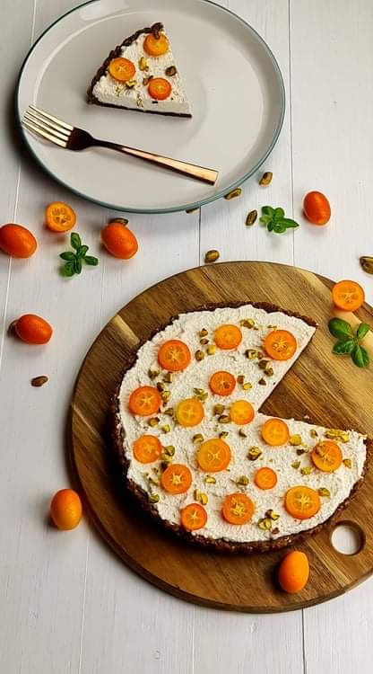 CookingforSimon's tweet image. Raw Vegan Kumquat Coconut Tart is a kind of tart simple, delicious and very easy to make. Perfect for hot days.

Full recipe in link below: 
youtu.be/55KtwsWU-tI

#tart #rawvegan #glutenfree #sugarfree #coconut #fresh #dessert #homemade #thermomix #bionaorganic