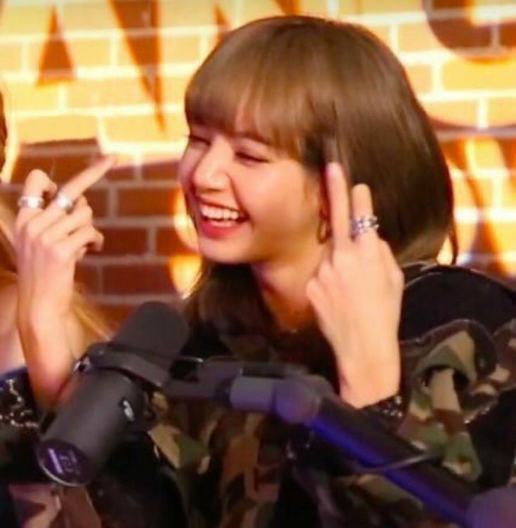 adoreujenlisa tweet picture