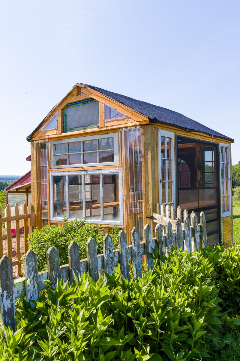 plain_values's tweet image. DIY Herb Drying Rack

A simple DIY project, these herb drying racks are inexpensive to make and will serve you well for years. Find some helpful details on the blog under the Homestead Roots section. 

plainvalues.com/herb-drying-ra…
#plainvalues #magazine #diy #gardening