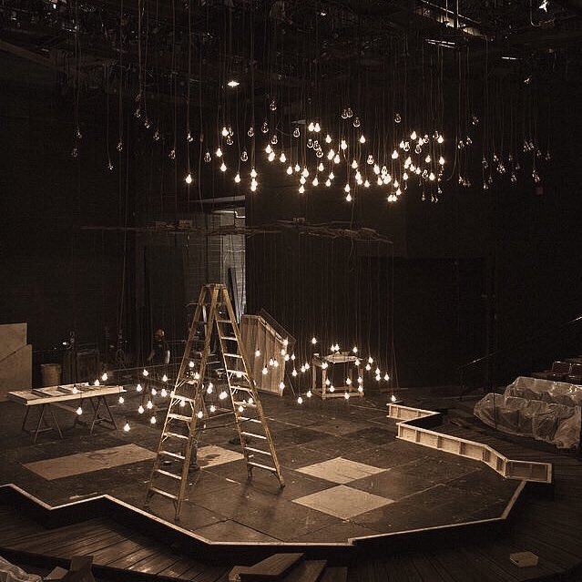 jakebf_'s tweet photo. 🎭 como (não) fazer um musical • enhypen au

Sunghoon, um aluno de um curso de teatro precisa juntar mais seis pessoas para cumprirem um desafio do curso de preparar um musical para uma competição, mas com um pequeno porém: apenas um tem experiência com atuação. https://t.co/CRqMzqFE96