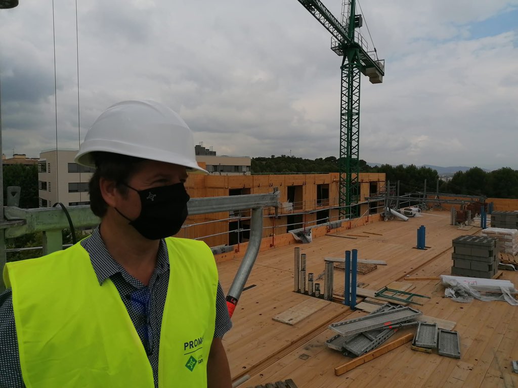 SolerPere's tweet photo. Interessant visita avui a les obres de construcció de vivenda industrial social que està fent #PROMUS al barri de Can Mates #SantCugat amb visió sostenible i eficiència energètica @ajsantcugat https://t.co/4kdYw36yYm