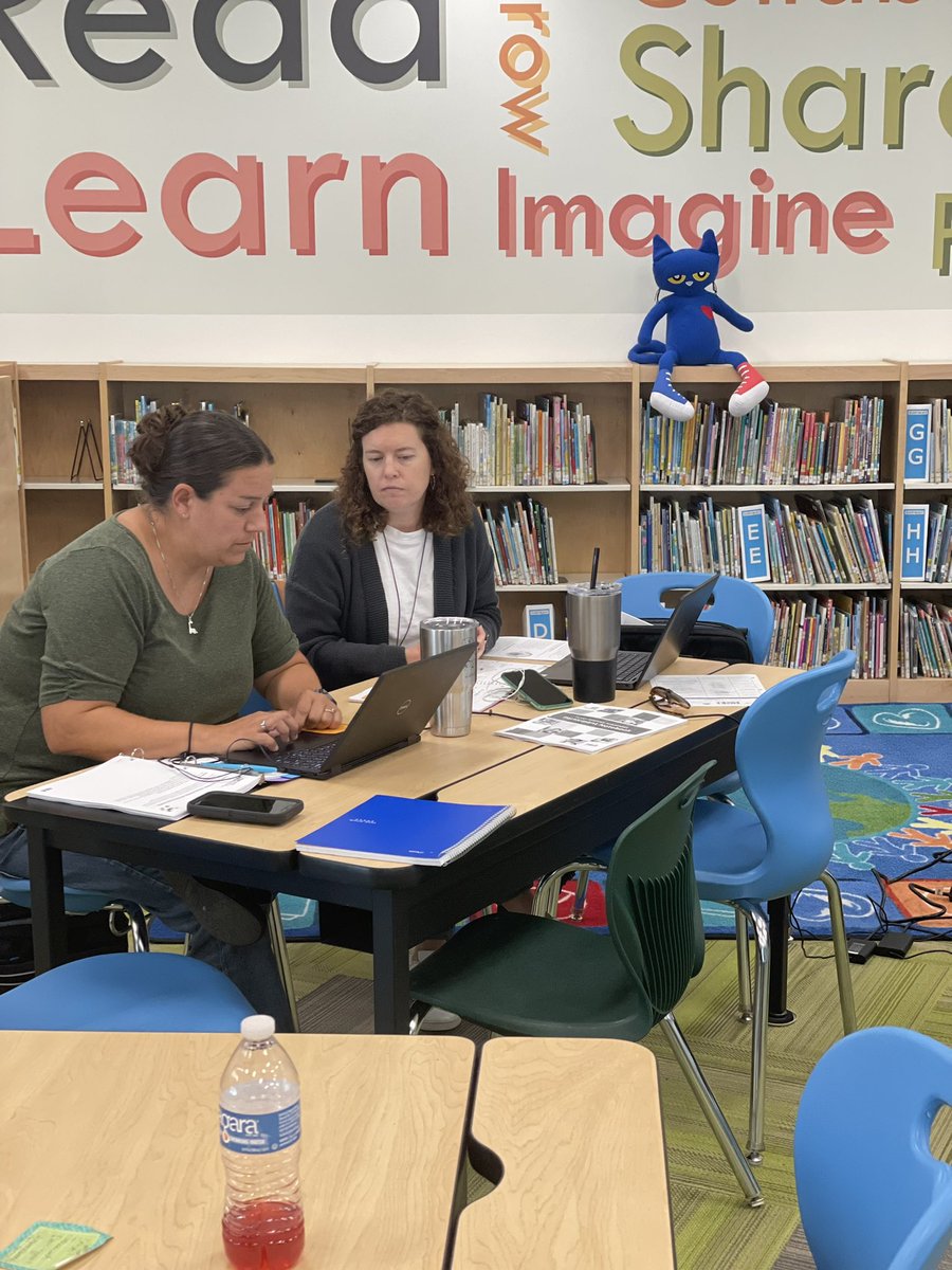 Shea_Holland_IC's tweet photo. Our Reading Academy participants are hard at work! These ladies are investing in a year of learning to ensure our students are getting every skill, resource and advantage The Science of Teaching Reading has to offer! #TheyInspireMe #ShiningBrighterThanEver #SAReads @BoerneISD https://t.co/t2xqDm4pp7