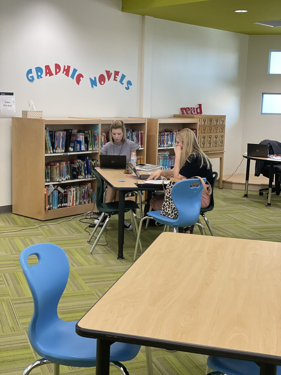 Shea_Holland_IC's tweet photo. Our Reading Academy participants are hard at work! These ladies are investing in a year of learning to ensure our students are getting every skill, resource and advantage The Science of Teaching Reading has to offer! #TheyInspireMe #ShiningBrighterThanEver #SAReads @BoerneISD https://t.co/t2xqDm4pp7