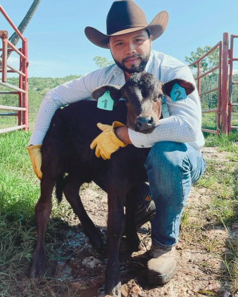 LAguilarOficial's tweet image. Con la #Pizpireta! Ya voy en 15 animales. 
Poco a poco va creciendo el ganado!