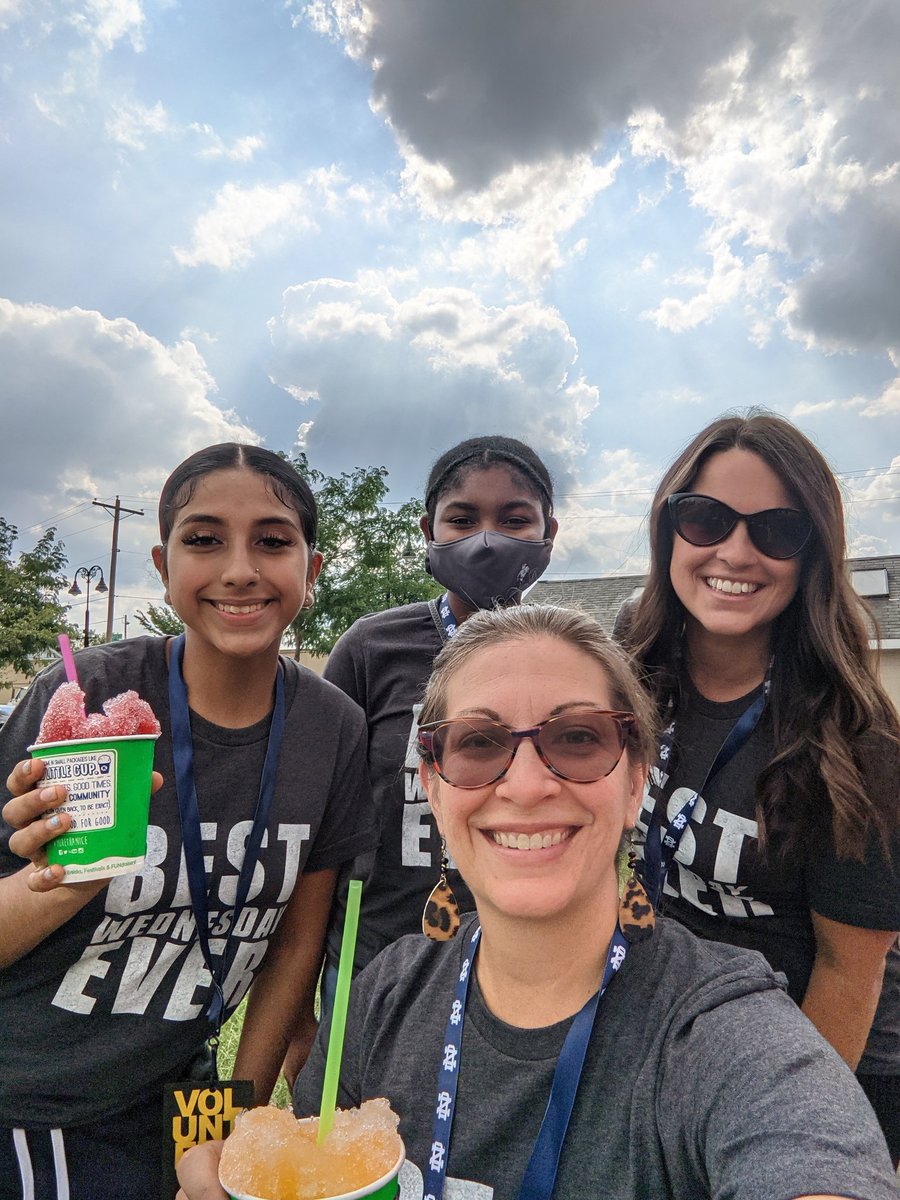 DoctorG1844's tweet photo. Come visit us at The Best Wednesday Ever! We are representing @SBJohnAdamsHigh @whs46619 and @SBCIA_Cougars! @kimberlyruiz06 #Bestwednesdayever #bestweekever2021 https://t.co/6vUXWHzGon