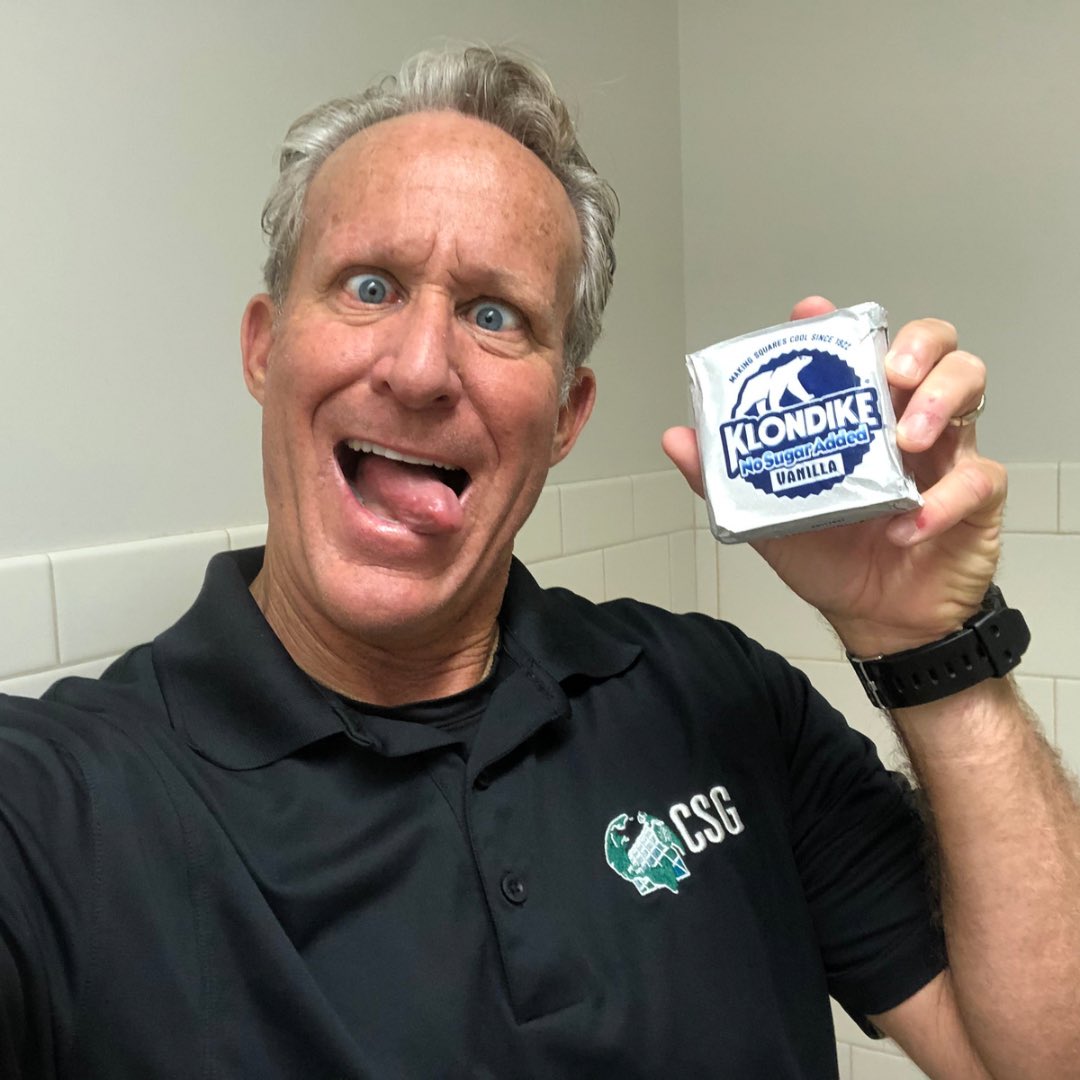 CSGCARES_Jobs's tweet photo. CSG’s Senior VP, Dan Vasquez, asked our team members: “What Would you for a Klondike Bar?” They responded with smiles and enthusiasm! #csgcares #4aKlondike https://t.co/iFkmVa5wby