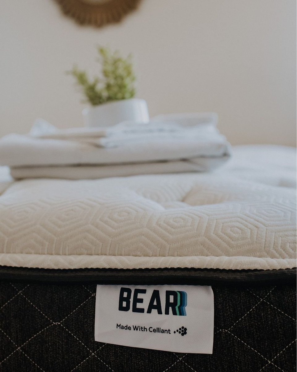 The Bear Hybrid is made to ensure you have the best sleep possible. 

In fact, with the Sleep Recovery Technology used in the Bear Hybrid, users got ✨18.3 more minutes of sleep per night on average. 

Shop here: ow.ly/sawi50FKzUj