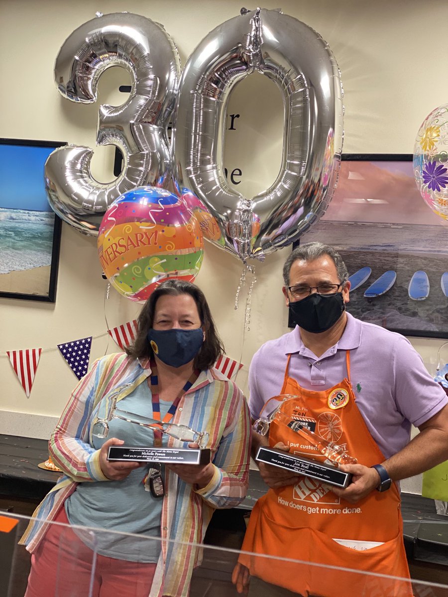 3 decades ago, these 2 rockstars started 2 weeks apart. Today, they continue to live our values and help our organization thrive. Join me in congratulating Jon and Michelle! ⁦@jenfullerHD⁩ ⁦@CoreyLiliston⁩ ⁦@JackieGiusti⁩ ⁦@DrewTravia⁩
