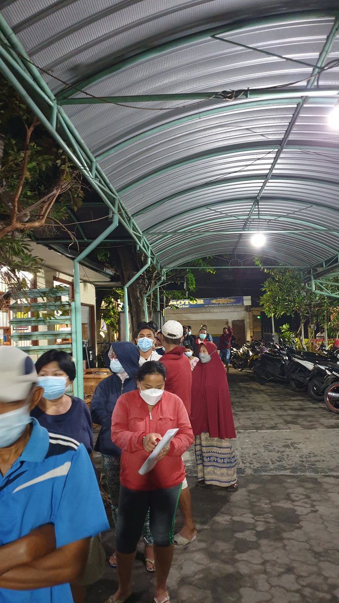 Antriiii.... jam 03.50 LT 

Demi vaksin kedua... 

Surabayaaaaaa
<a href="/sehatsurabayaku/">Sehatsurabayaku</a> 
<a href="/e100ss/">Radio Suara Surabaya</a> 
<a href="/BanggaSurabaya/">Bangga Surabaya</a> 
<a href="/dinkesjatim/">Dinkesjatim</a>