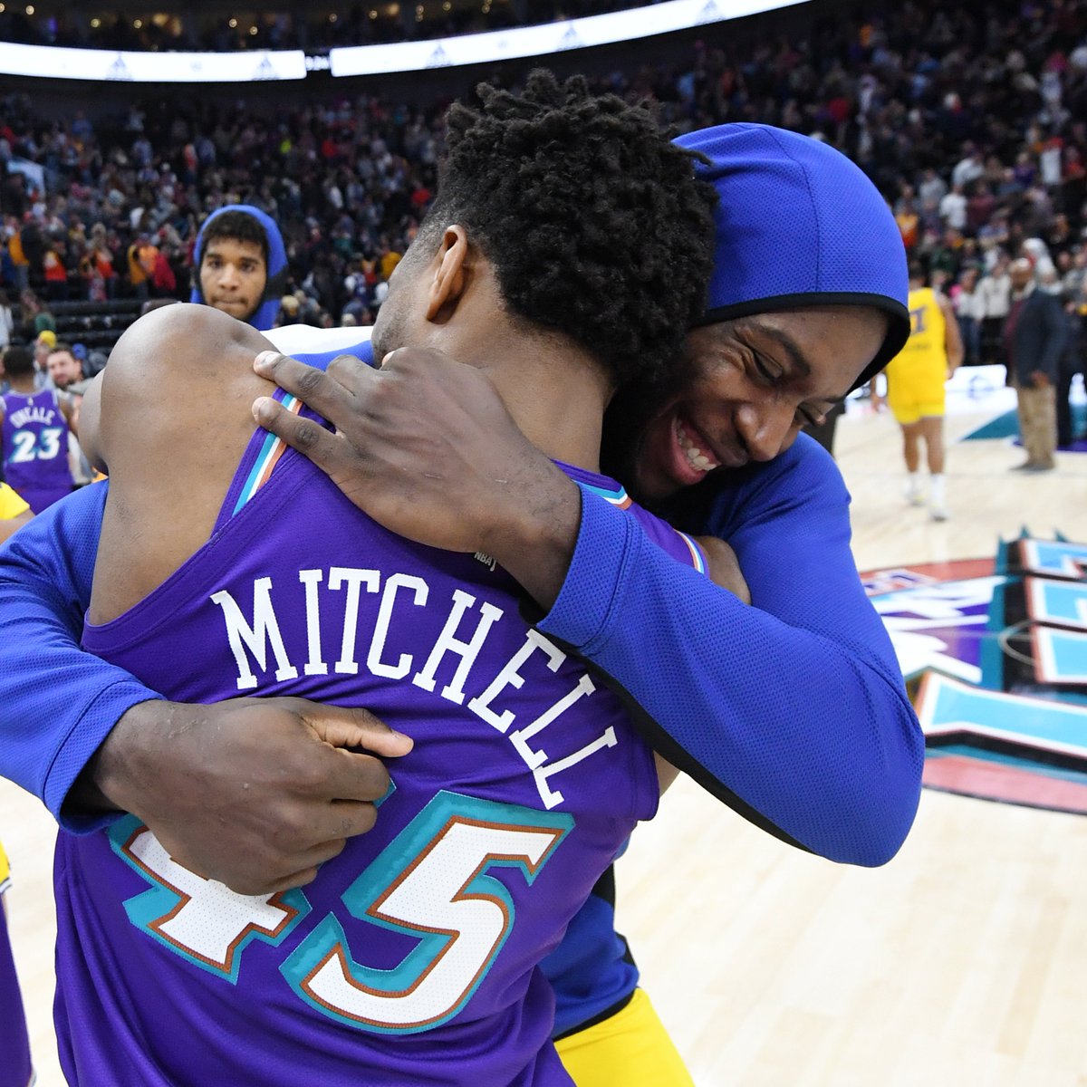 SLAMonline's tweet image. No matter what level you play, hooping with the homies is the best. 

(📸: @E_Woodyard, Getty)