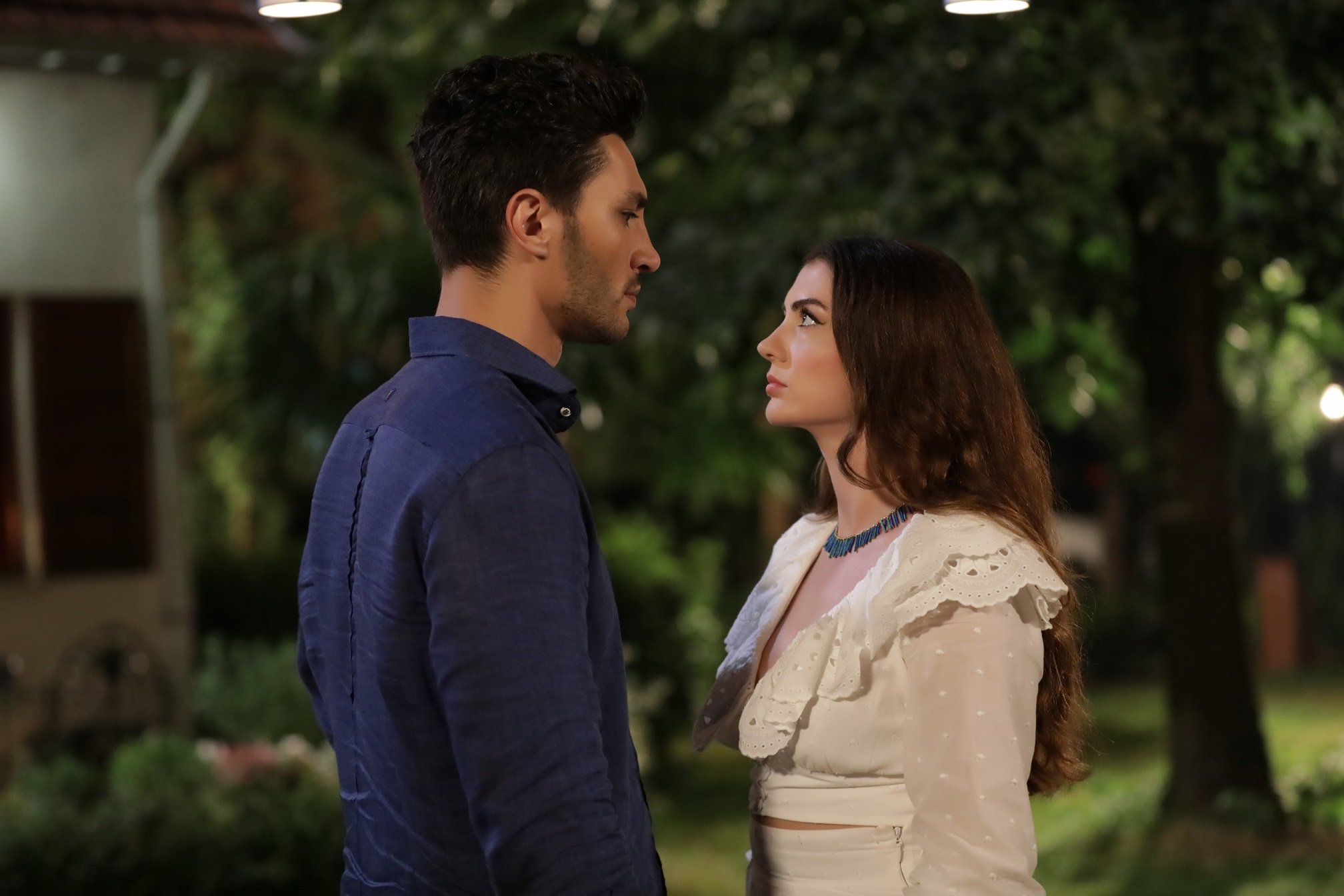 Любовь и разум есть. Любовь и разум есть. Эсра бурджу. Эсра и озан. Эсра и озан.