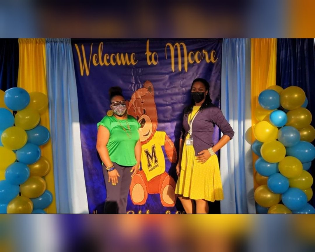 KierraRojas's tweet image. Happy 19th 1st Day of School!!! #thisis19 #navigatingships #ExpectMoore