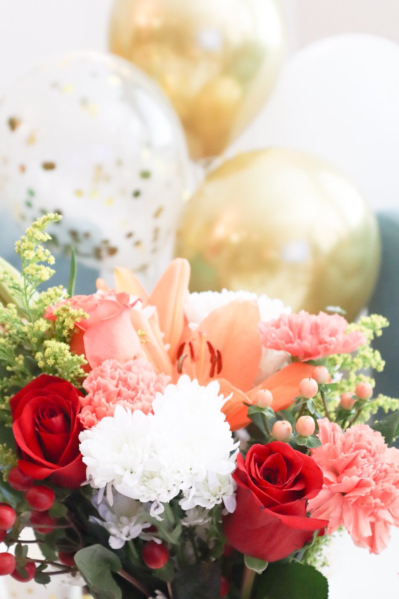 Arezoo Jafari (@jafariarezoo) on Twitter photo Buying flowers and balloons always cheer me up!🎈💐
Today I’m celebrating my birthday and taking care of myself 💃🏻...
#balloons #relaxing #birthday #bouquet Buying flowers and balloons always cheer me up!🎈💐
Today I’m celebrating my birthday and taking care of myself 💃🏻...
#balloons #relaxing #birthday #bouquet