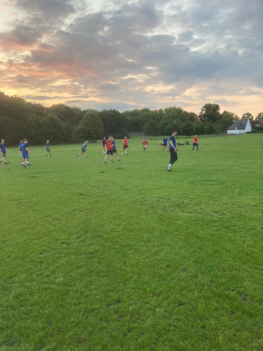BoE_AFC's tweet photo. A good turnout for our first pre season training session! ⚽️
We’re back again next Wednesday at 7:00pm. New players very much welcome.
#BoEFC https://t.co/WiSehnkQjl