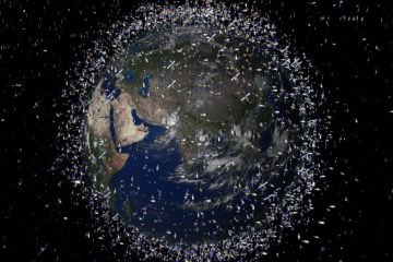 weird_sci's tweet photo. The students were surprised to learn that there are more non-operational satellites orbiting Earth than functional ones and that rocket launch windows are based on openings in the orbiting space debris rather than weather as they originally thought. https://t.co/KE39mV8Z0L