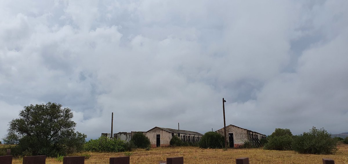 DAngelvy's tweet photo. #cielfi #cielfiducoin Mémorial de Rivesaltes, 15h, bien avant que le bleu prédomine...du bleu, du bleu, rien que du bleu et du chaud, demain @Armelle_Le_Gall https://t.co/mQ3W66fNpl