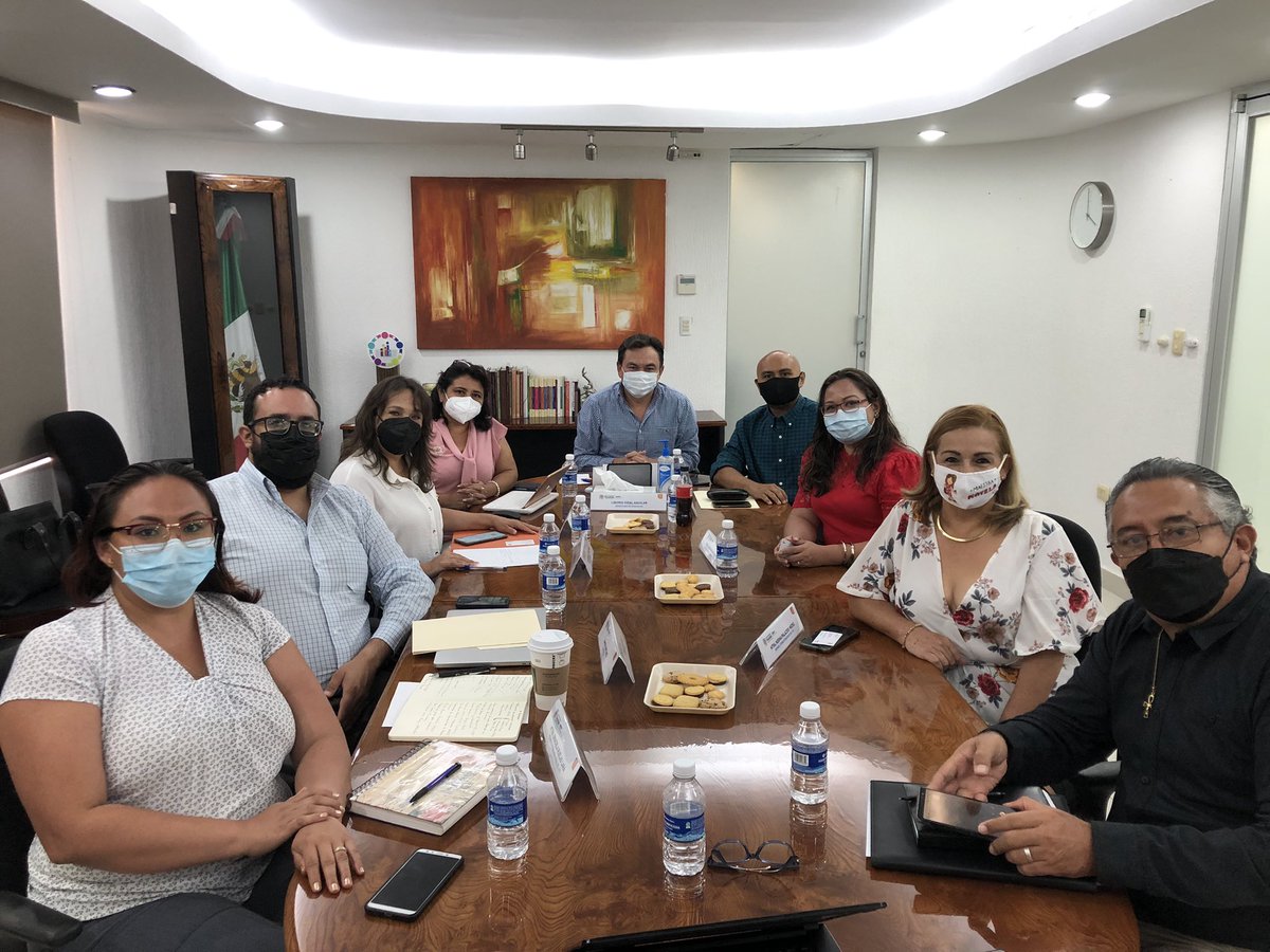 LiborioVidal's tweet photo. Reunión con integrantes del Consejo Yucateco de Docentes @ConsejoYucDoc, escuchando sus propuestas para el regreso seguro a clases. https://t.co/XrymiV7r4X