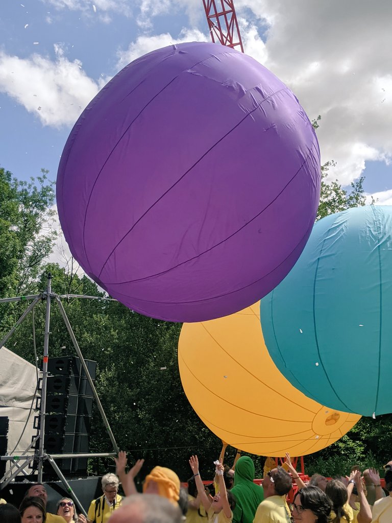Quelques photos du spectacle du clown Slava dans un magnifique endroit | Le Moulin Jaune 🤡🟡