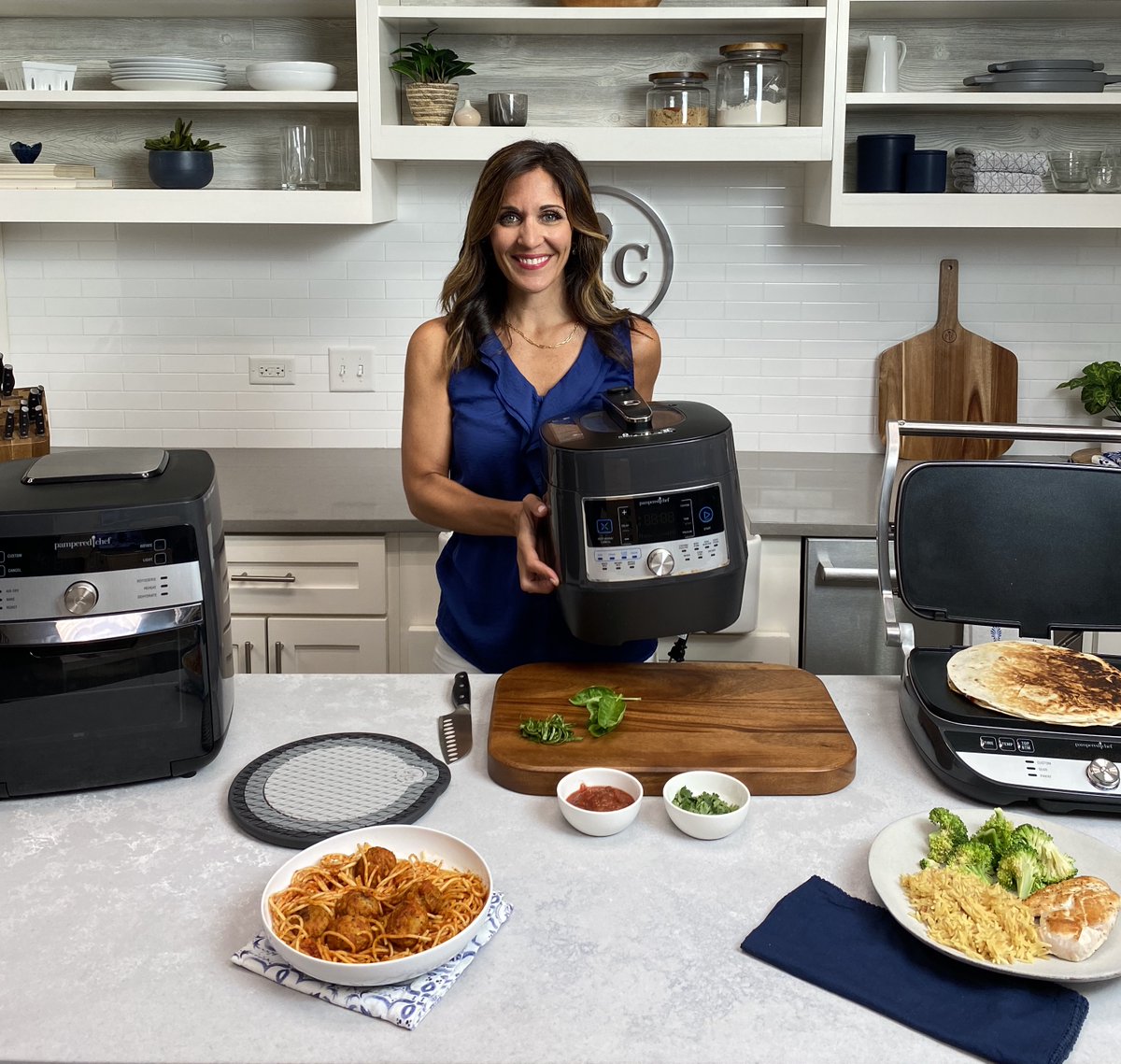 Sandy is back in the Test Kitchen giving us all the tips we need to master rightovers, just in time for the busy back-to-school season! Check out the full segment here: bit.ly/2VlWMNW
