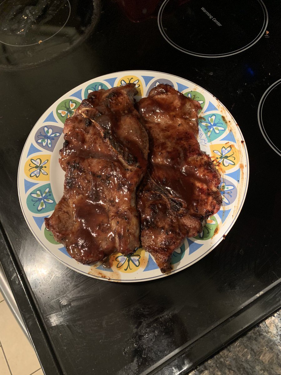 headsofmeat's tweet photo. @GoBlueRalphy Those look awesome. We are big on pork steaks around here https://t.co/9QenvTsYkh