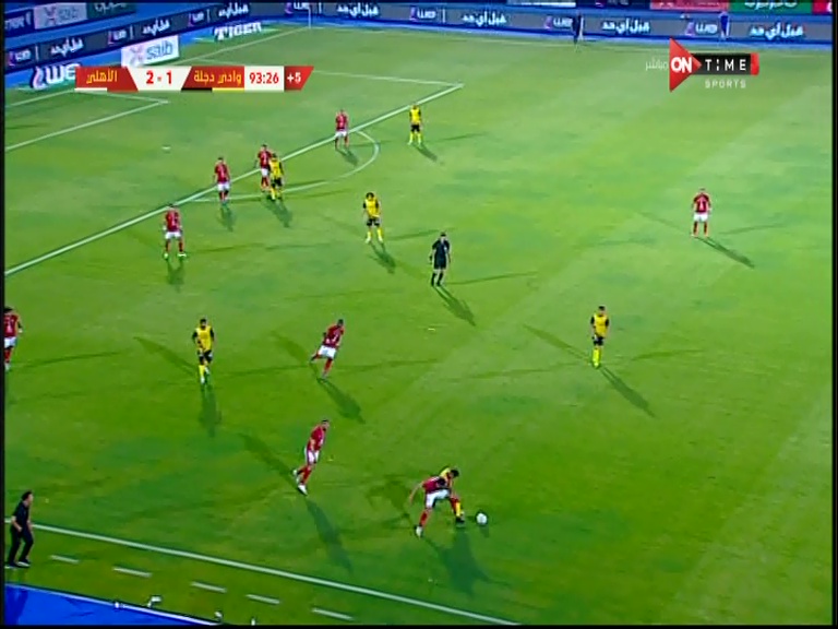 فاول دجلة ولحظة احراز هدف الاهلي كانت الدقيقة 93:26 .. وابراهيم نور الدين كان حاسب 5 دقائق وقت بدل ضائع لما رجع للـ VAR وحسب فاول صفر بعد الفاول مباشرة والرعب كان على وشه لحسن دجلة يعملها ورعب +90 في المباريات الاخيرة .. مسرحية كل موسم