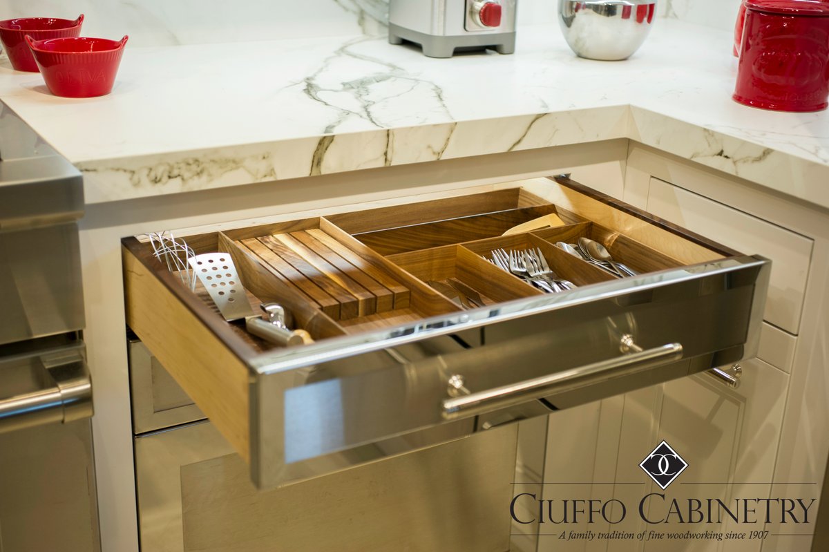 ciuffocabinetry's tweet photo. Organization in the kitchen: a custom walnut drawer insert compete with an in-drawer knife block and luxury lighting ✨ #ciuffocabinetry #customcabinetry #customdetails #customkitchen #kitchendetails https://t.co/vgG36Tv65Q